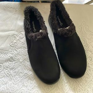 Bare Traps Yes Telle black lined shoes